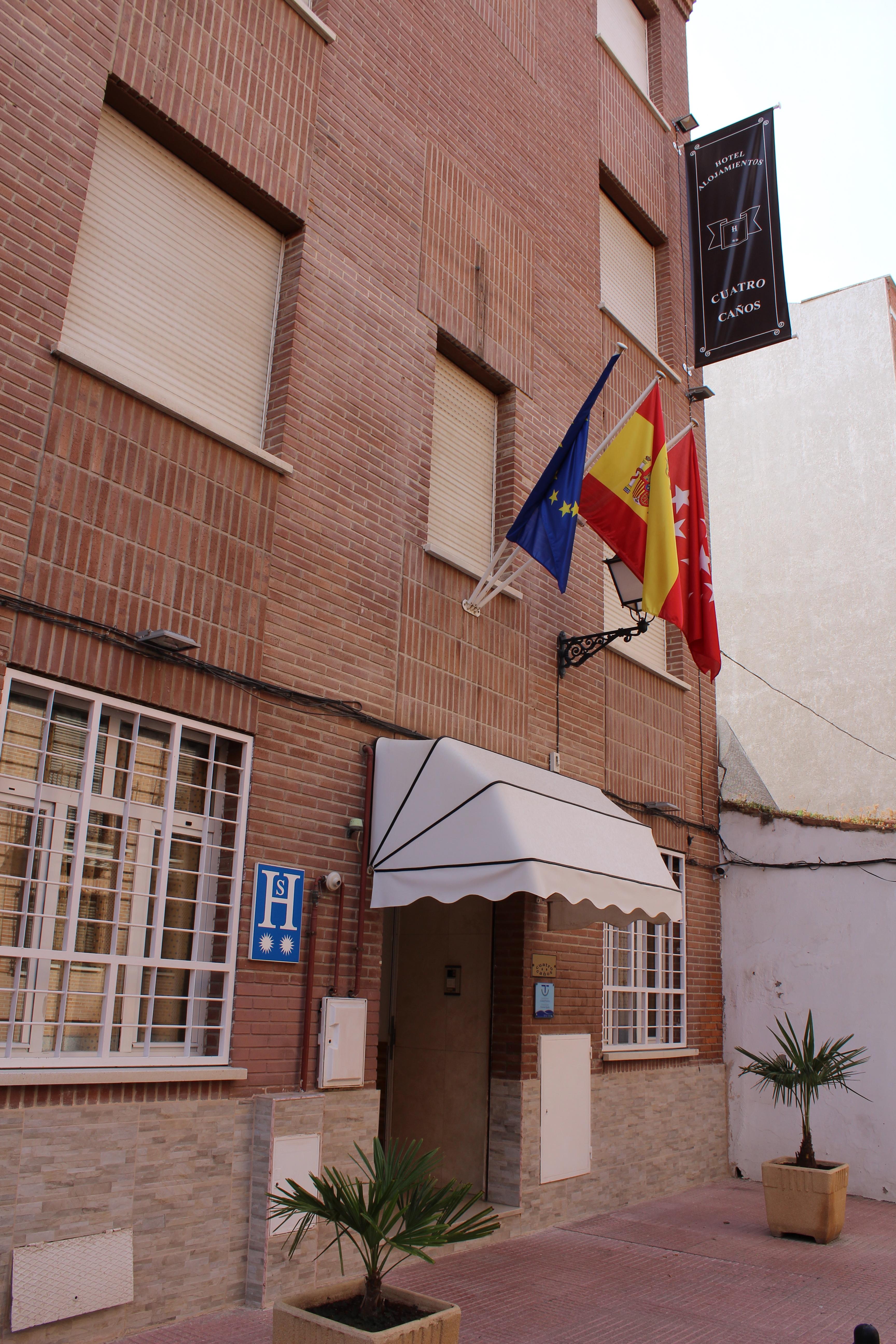 Hotel Cuatro Canos Alcalá de Henares Zewnętrze zdjęcie