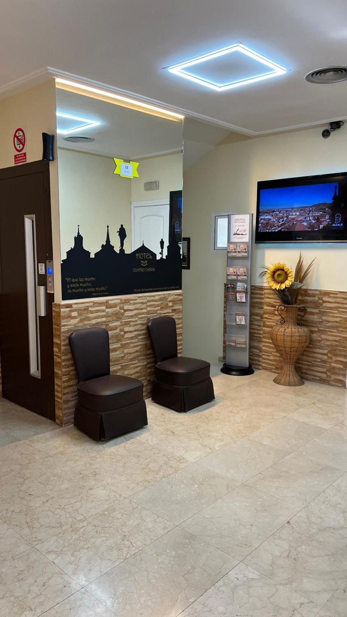 Hotel Cuatro Canos Alcalá de Henares Zewnętrze zdjęcie