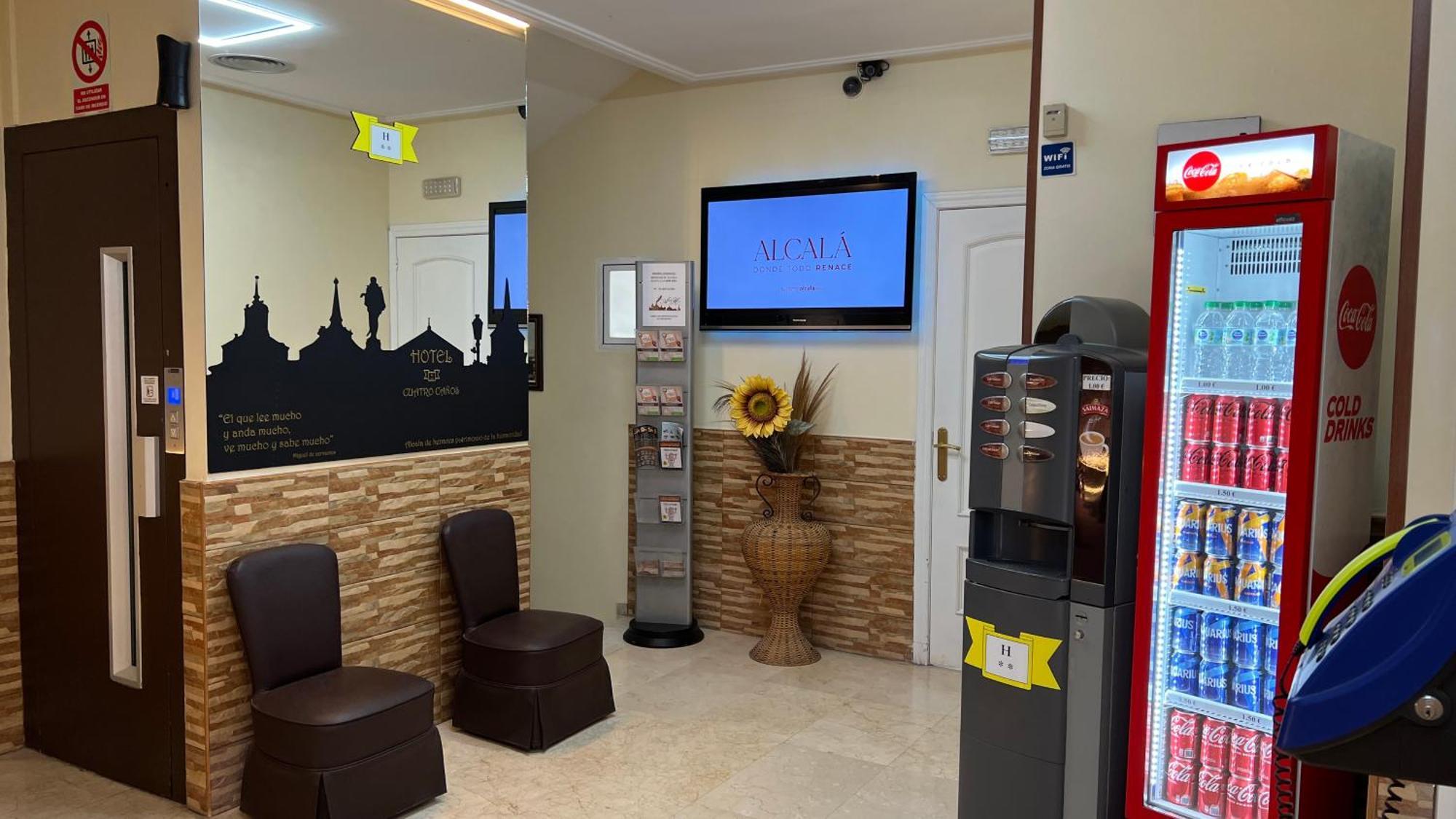Hotel Cuatro Canos Alcalá de Henares Zewnętrze zdjęcie
