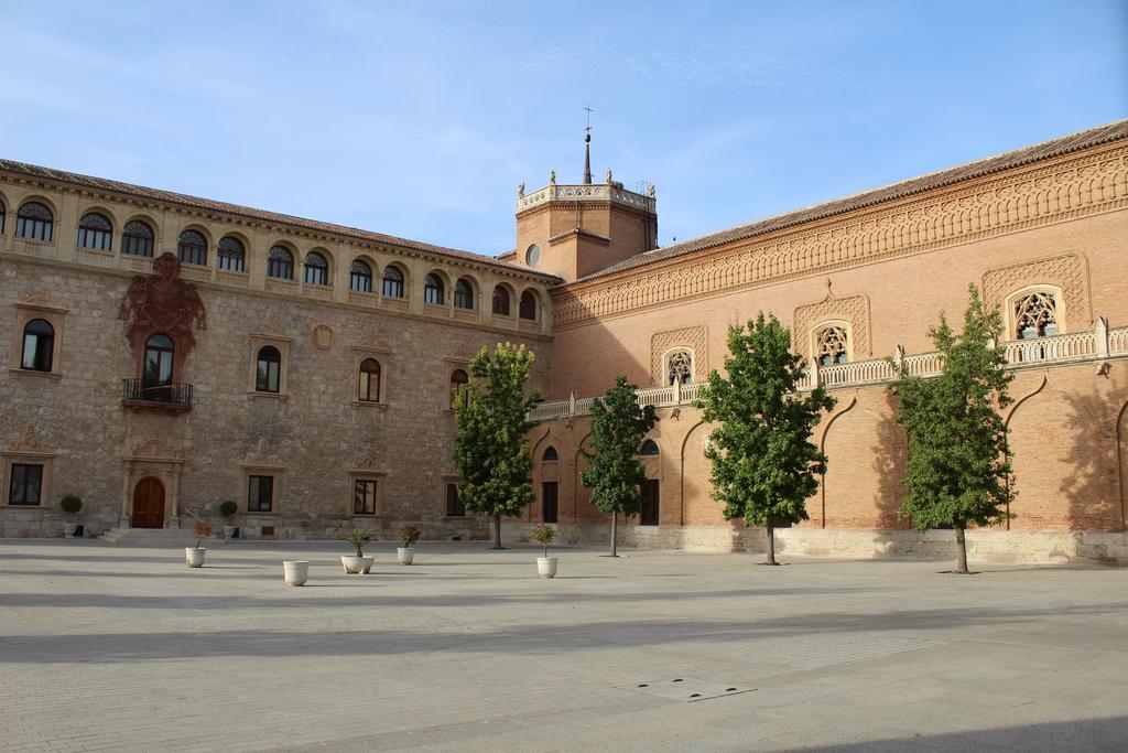 Hotel Cuatro Canos Alcalá de Henares Zewnętrze zdjęcie