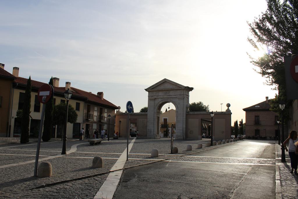 Hotel Cuatro Canos Alcalá de Henares Zewnętrze zdjęcie