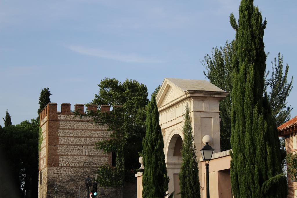 Hotel Cuatro Canos Alcalá de Henares Zewnętrze zdjęcie