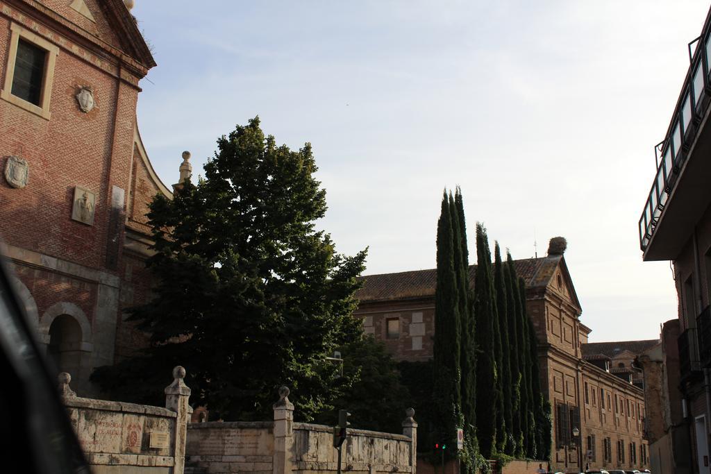 Hotel Cuatro Canos Alcalá de Henares Zewnętrze zdjęcie